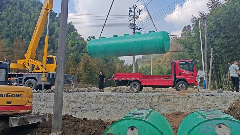 玻璃钢一体化设备.jpg 玻璃钢一体化设备.jpg